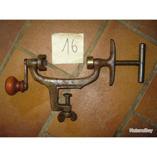 SERTISSEUR  CAL 16 A POUSSOIR