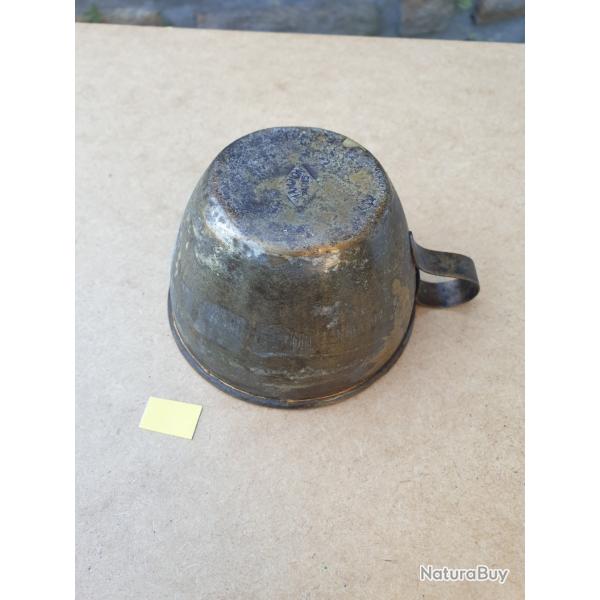 Tasse en fer soldat Fran�ais mod�le 1865 (254.M)