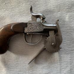 Pistolet testeur de poudre &agrave; percussion