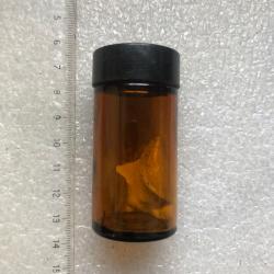 Flacon m&eacute;dical unit&eacute; sanitaire am&eacute;ricaine avec son bouchon d'origine, seconde guerre mondiale (C.86)