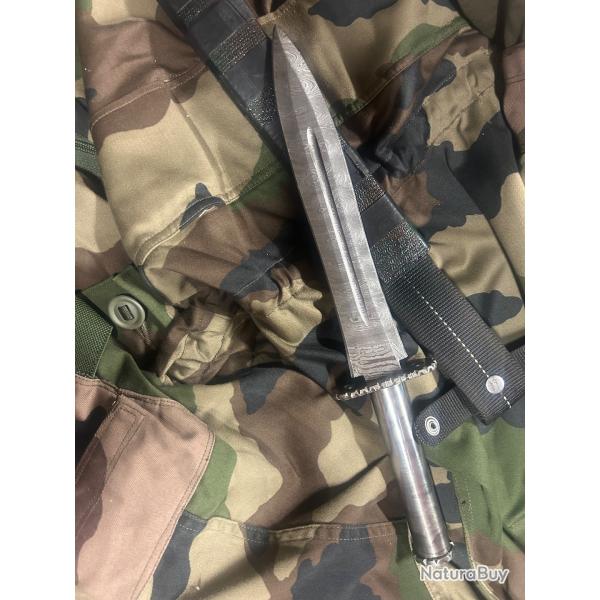 Dague lame damass�e