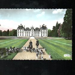 cheverny le chateau un d&eacute;part &agrave; la chasse , venerie , meute cpsm