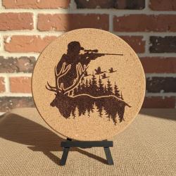 Dessous de plat en li&egrave;ge - Motif chasse au cerf - &Oslash; 18 cm