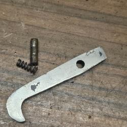 Pi&egrave;ce de la platine du PM Bergmann 35 allemand