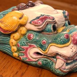 T&Ecirc;TE DE CHIEN DE F&Ocirc;, ANCIENNE PEUT-&Ecirc;TRE ??  TROUVEE AU PIED DES POUBELLES EN SORTANT LA MIENNE -