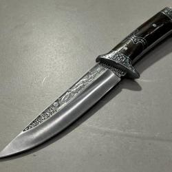 Couteau Russe manche bois de rose lame sculpt&eacute;e Loup ench&egrave;re