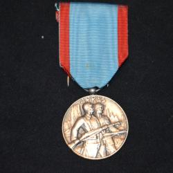 MEDAILLE D'ARRAS ET DES COMBATS D'ARTOIS-MODULE BELIERE A BOULE-GRANDE GUERRE 14/18