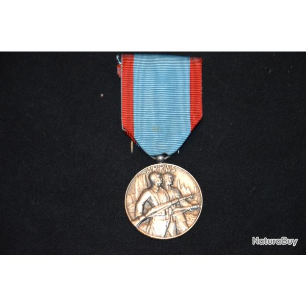 MEDAILLE D'ARRAS ET DES COMBATS D'ARTOIS-MODULE BELIERE A BOULE-GRANDE GUERRE 14/18