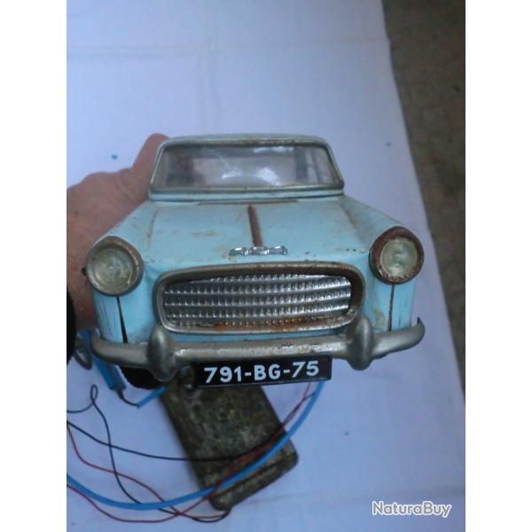 ancien jouet tole  peugeot 404  marque joustra filoguid�