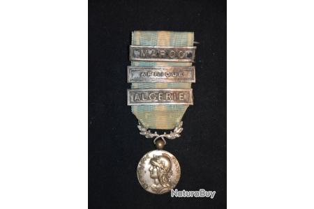 Médaille Coloniale Française En Argent - Avec Agrafe "MAROC" - Collection Militaire