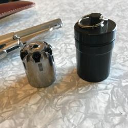 2 &Eacute;tui,m&eacute;tal noire pour barillet uberti Rem 1858 cal 44 (stockage des barillets suppl&eacute;mentaires)