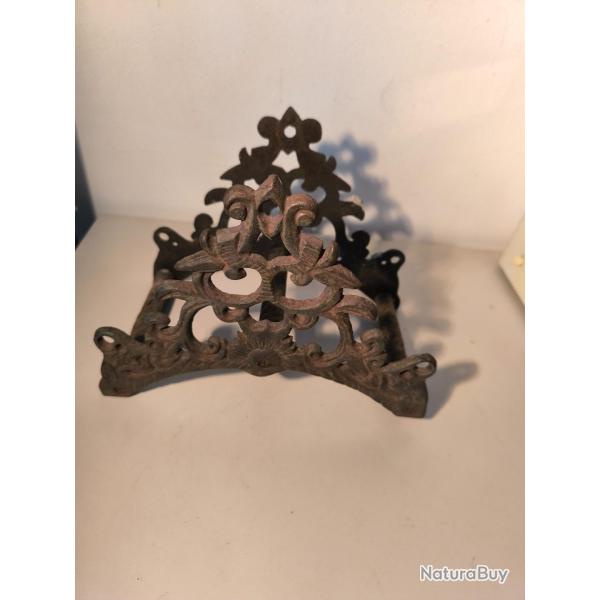 Porte tuyau arrosage ancien en fonte 1930