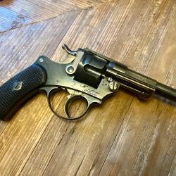 Revolver r&egrave;glementaire d'officier Mle 1874 de marine