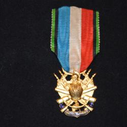 MEDAILLE VETERAN ARMEE DE TERRE ET DE MER-PRESIDENT SECTION-2&deg; MODELE-GUERRE 1870/71-OUBLIER..JAMAIS