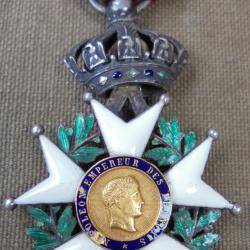 M&eacute;daille d&eacute;coration L&eacute;gion d'Honneur Napol&eacute;on III Second Empire poin&ccedil;on V.Lemoine premi&egrave;re main