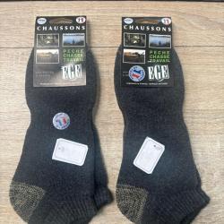 Super  lot de deux paires de chaussons botte , taille au choix  SUPER COSTAUD