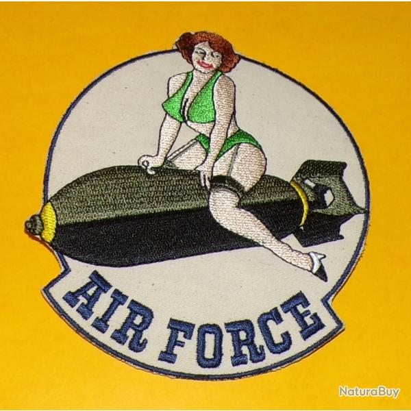 TISSU PATCH :�AIR FORCE��, DIAMETRE 10�CM , BON ETAT VOIR PHOTO . POUR TOUT RENSEIGNEMENT ME CONTACT