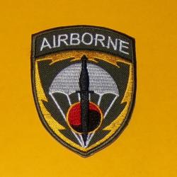 TISSU PATCH : AIRBORNE , DIAMETRE 7,5 CM , BON ETAT VOIR PHOTO . POUR TOUT RENSEIGNEMENT ME CONTACTE