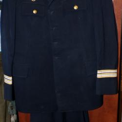 UNIFORME D'OFFICIER AU GRADE DE LIEUTENANT COLONEL  DE L'ARMEE DE L'AIR FRANCAISE ,  TAILLE DU PANTA
