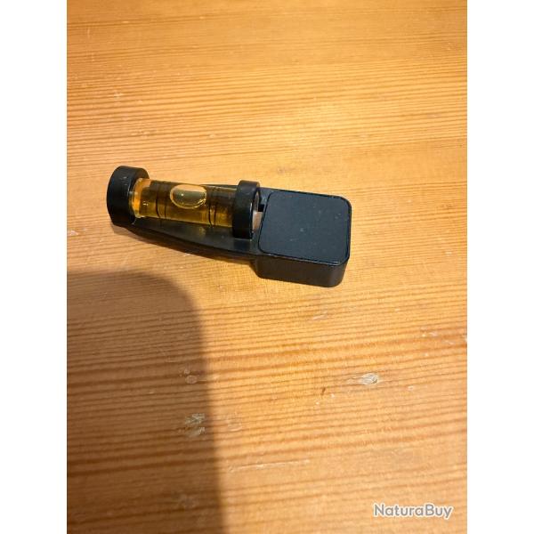 Niveau � bulle magn�tique pour tir de pr�cision / Lunette