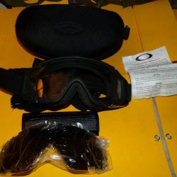 ARMEE AMERICAINE U.S : LUNETTE DE PROTECTION CONTRE LE SABLE ET LE SOLEIL DE MARQUE OAKLEY , AVEC NO