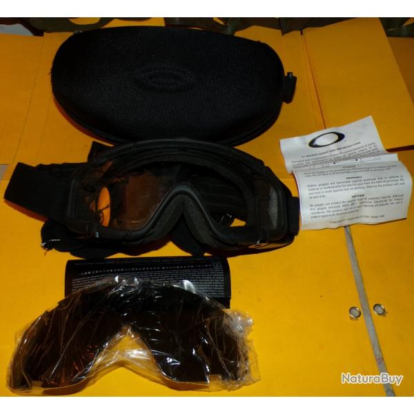 ARMEE AMERICAINE U.S : LUNETTE DE PROTECTION CONTRE LE SABLE ET LE SOLEIL DE MARQUE OAKLEY , AVEC NO