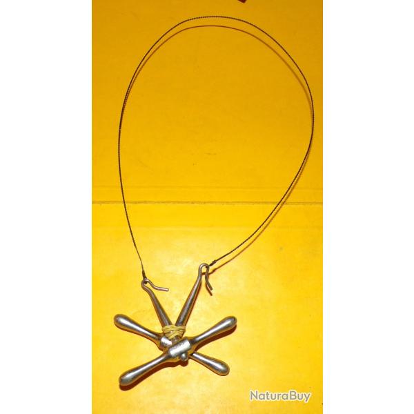 SERVICE DE SANTE : SCIE A FIL  AVEC DEUX POIGNEES  DU SERVICE DE SANTE DE L'ARMEE FRANCAISE , FABRIC