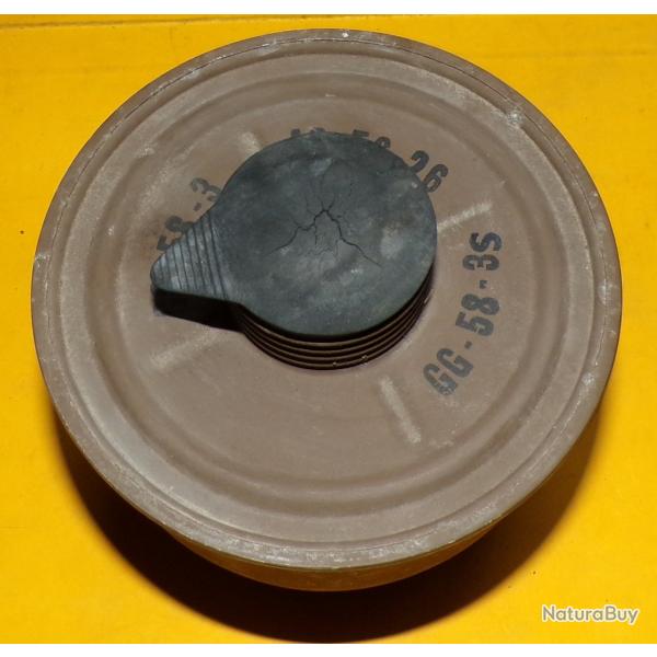 FILTRE A  AIR MODELE 57 DE L'ARMEE FRANCAISE  ,  ETAT NEUF VOIR PHOTOS . POUR TOUT RENSEIGNEMENT ME