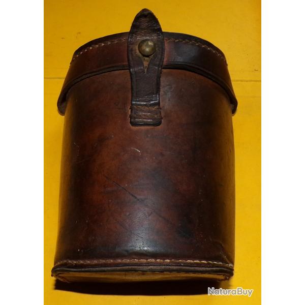 ETUI EN CUIR ROND  REGLEMENTAIRE DE L'ARMEE FRANCAISE  , VENDU DANS L' ETAT VOIR PHOTOS . POUR TOUT