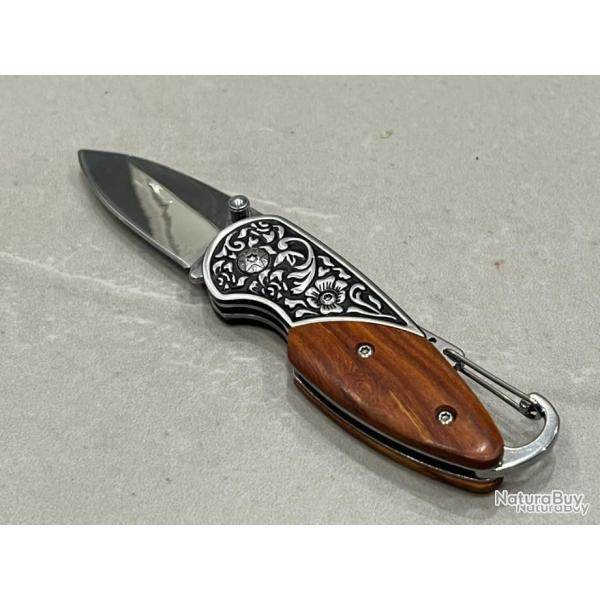Couteau pliant orn� avec mousqueton
