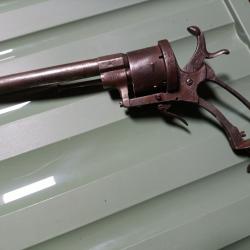 Grand revolver a broche incomplet