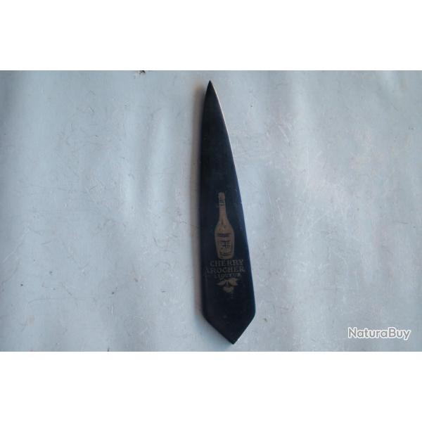 OUVRE LETTRES/ COUPE PAPIER CHERRY ROCHER LIQUEUR (12,5cm long - 2,5cm au plus large)