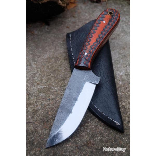Couteau Skinner de Chasse Bushcraft Lame Acier Carbone 1075 Manche Black/Red Etui Cuir F ArtisanaleA