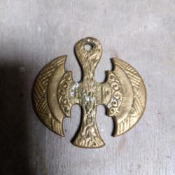 Pendentif bronze double hache