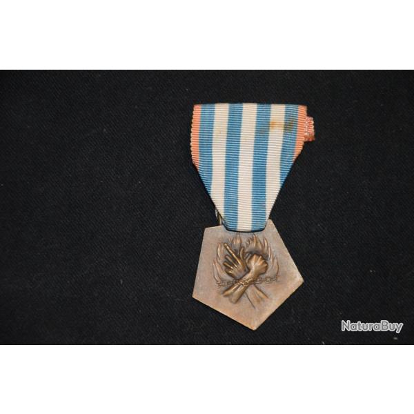 MEDAILLE DE LA DEPORTATION ET INTERNEMENT POUR FAITS DE RESISTANCE-GUERRE 1939/1945