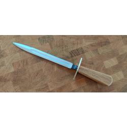 Dague de chasse &agrave; servir, manche en vieux ch&ecirc;ne + &eacute;tui en cuir ENSEMBLE ARTISANAL