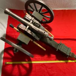 R&eacute;plique d'un canon du premier Empire fait par un armurier et tire en poudre noire