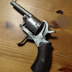 Revolver &agrave; broche