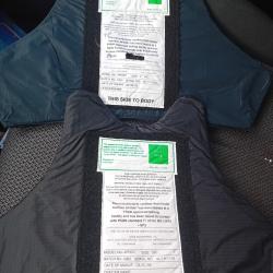 Ench&egrave;re lot de 2 plaques balistiques 3a contre les armes de poings et les lames 48x32 cm et 40x30 cm