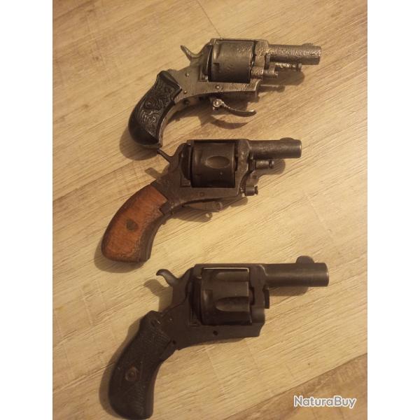 Trois revolvers bulldog 320 380( 1 � sans r�serves)