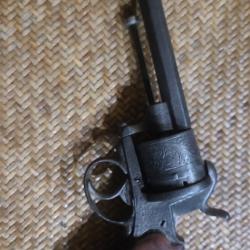 pistolet &agrave; broche