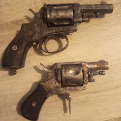 Deux revolvers bulldog 380 .320 ( 1 � sans r&eacute;serves)