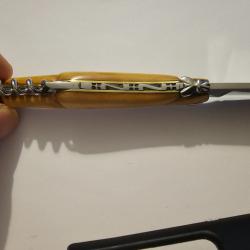 Ancien couteau laguiole, plein manche en Buis