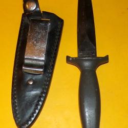 COUTEAU DE BOTTE DANS SON ETUI  , MARQUE RANGER'S SURGICAL STEEL , LONGUEUR TOTALE 22 CM POIDS TOTAL