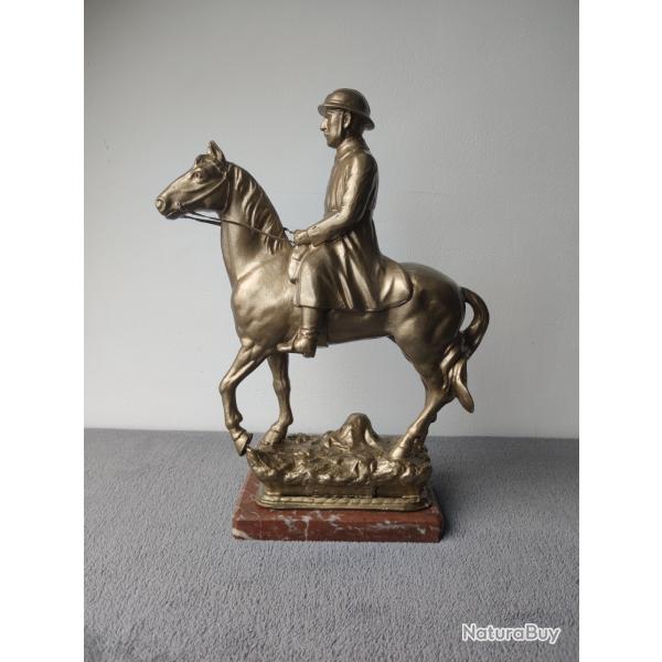 Sculpture cavalier militaire en r�gule