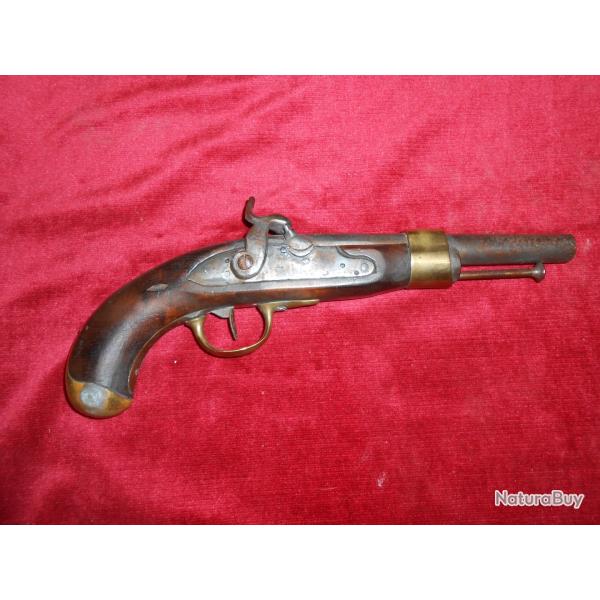 Pistolet ancien a poudre noire