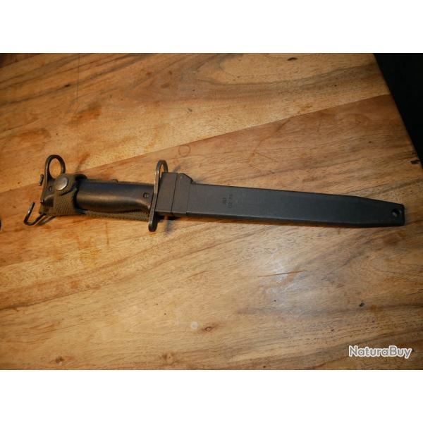 Ba�onnette de FAMAS second type DLT 01 83 et fourreau DLT 01 83