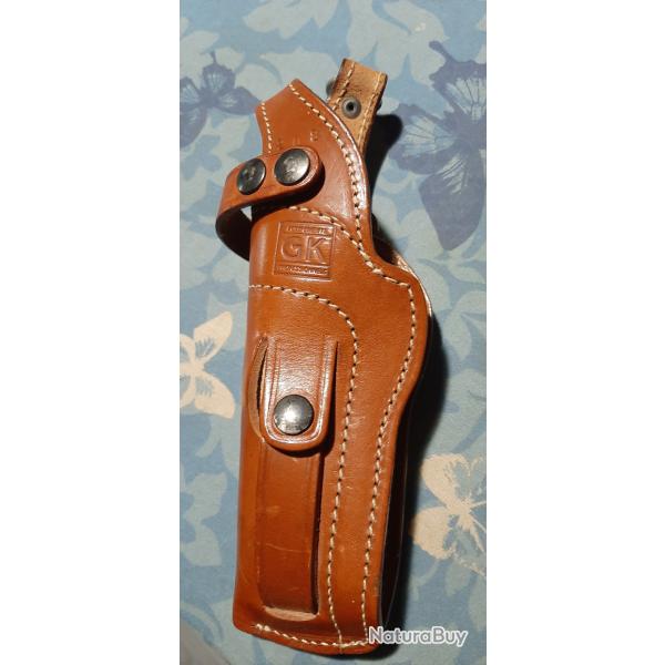 ETUI REVOLVER GK CUIR Surpiqu�