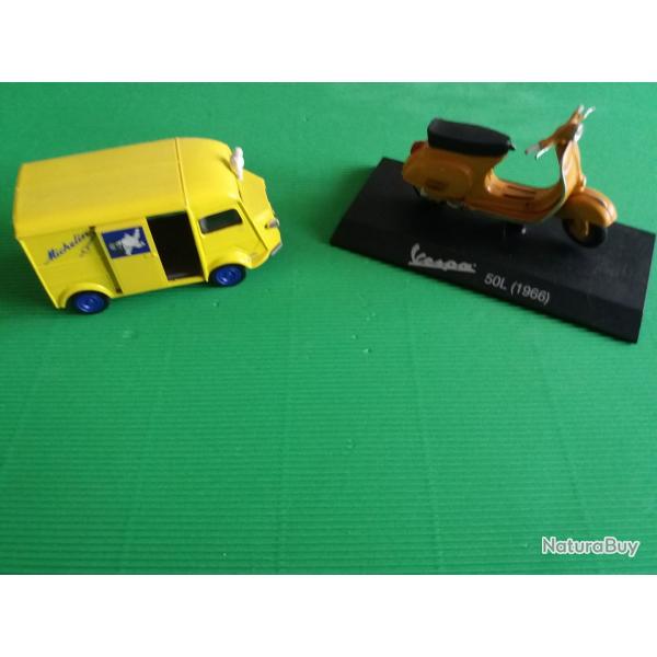 2 OBJETS DE VITRINE DE COLLECTION -