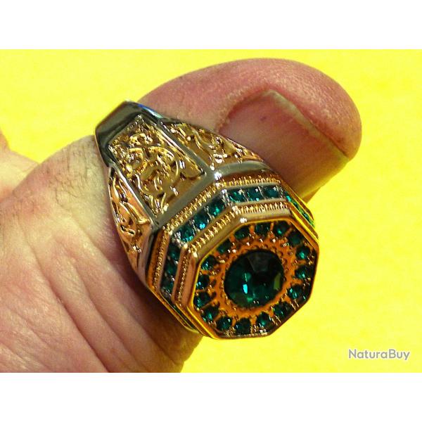 TRES BELLE BAGUE OCCASION EN ACIER/CUIVRE/DORE/ TAILLE = 68 + BELLE PIERRE CENTRALE + AUTRES PIERRES
